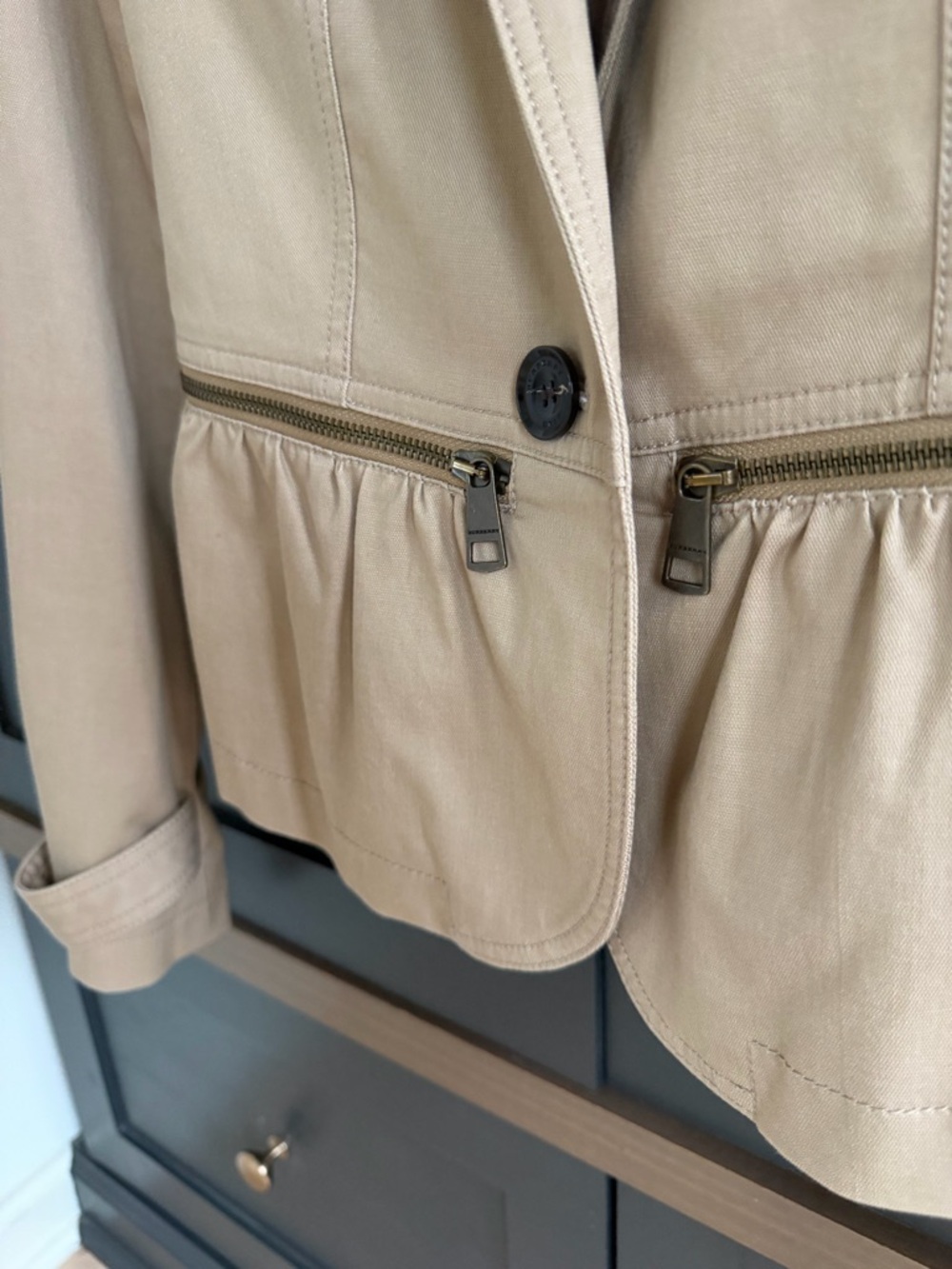Burberry Women's Beige Tailored Peplum Jacket 6 - Picture 9 of 14